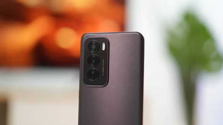 كاميرا Oppo Reno 12 5G